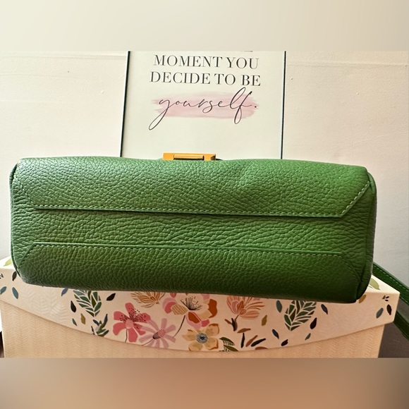 Authentic Versace Collection Convertible Green Leather Bag with Gold Hardware - Picture 5 of 16